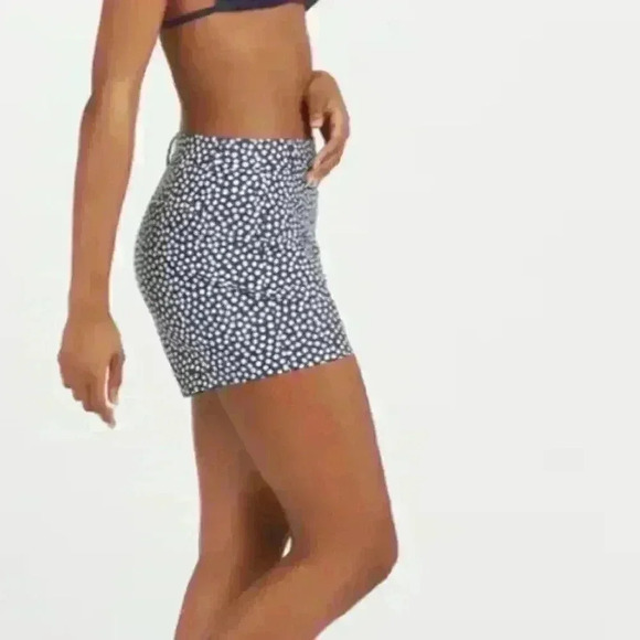NWT SPANX Sunshine Shorts, 6" in navy pointed dot Sz M - Picture 5 of 7